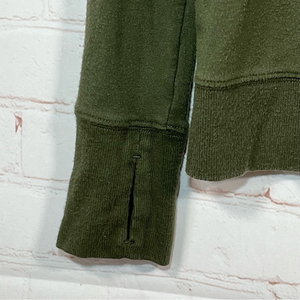 Athleta Sunrise V-Neck Sweatshirt Womens Small Green Pullover Thumbholes Soft - Picture 7 of 13